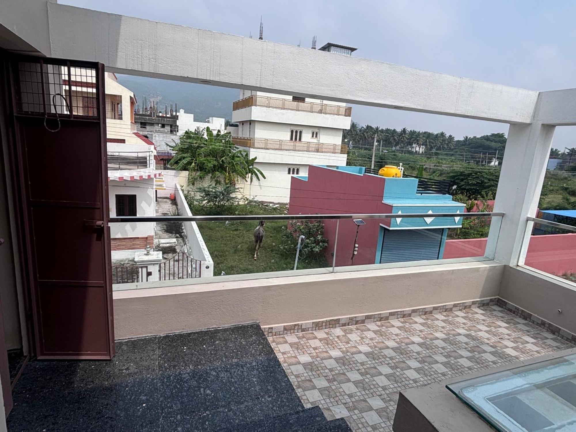 Jo'S Homestay Tiruvannāmalai Exterior photo